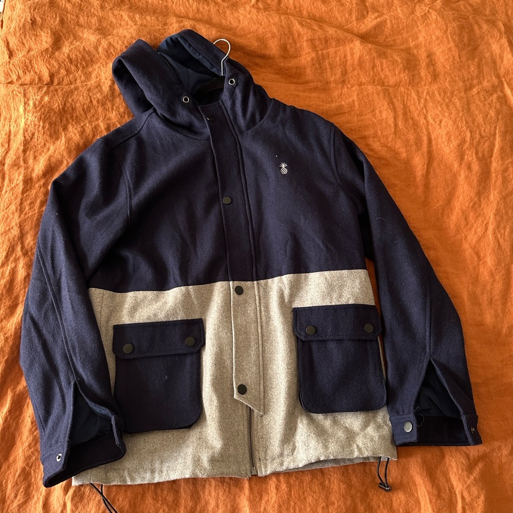 Preppy Qilo Poly-Wool Navy and Gray Colorblock Coach Jacket